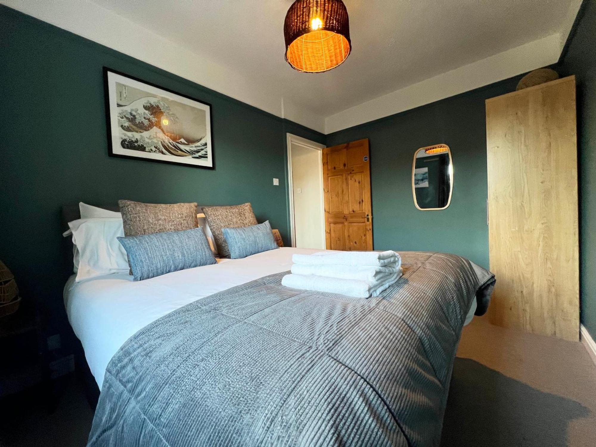 تشيستر Recently Refurbished 3 Bedroom Home With Parking - Perfect For Longstays - Sleeps 8 المظهر الخارجي الصورة